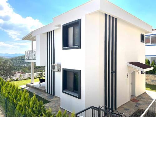 Luxury and comfortable villa with a view