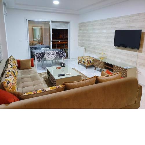 Luxury and Splendid 2 Bedrooms Apartment in Jardin De Carthage Tunis