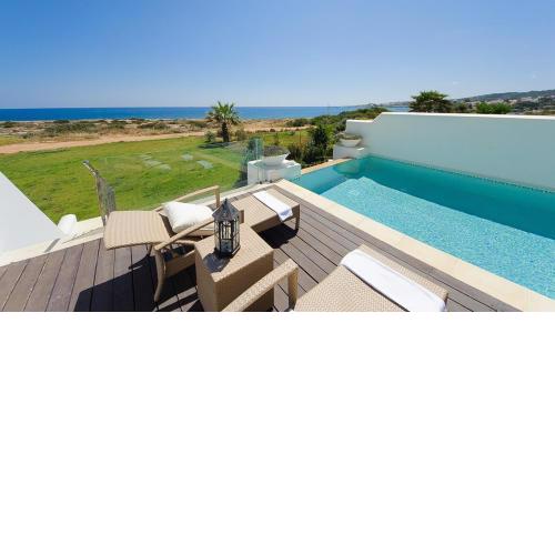 Luxury Bay View Villa 28 Right On The Beach
