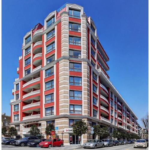Luxury center apartments in Grand Karavel