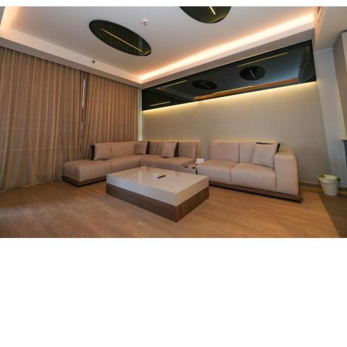 Luxury Chic Apartment In Aeon Compound- Mall Of Arabia Towers