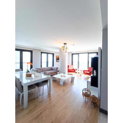 Luxury Fully Equipped 3BR 2BA Apartment by Siena Suites