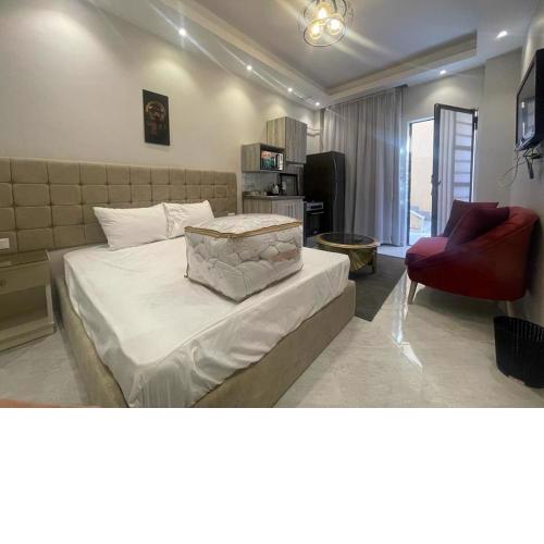 Luxury Host-180 Sheikh-Zayed