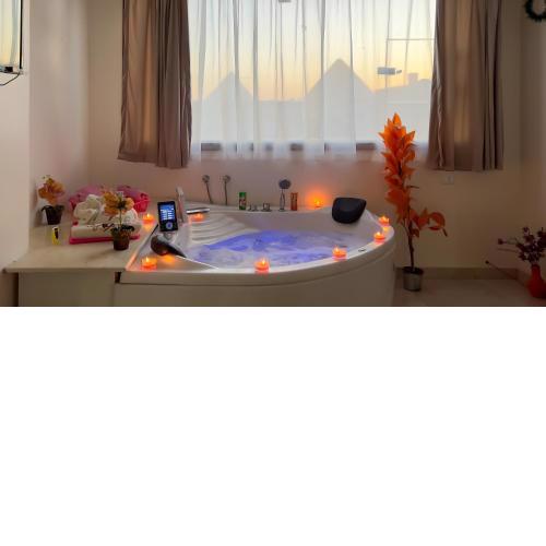 Luxury jacuzzi & pyramids view