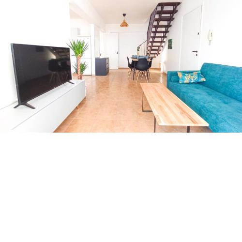 Luxury private rooms -SEA VIEW, NETFLIX, GYM- 5 Min from beach! - private room in shared apartment