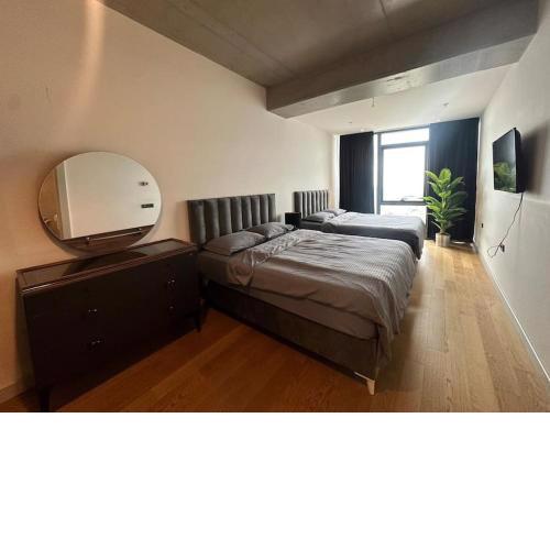 Luxury suites with gym and pool floor40