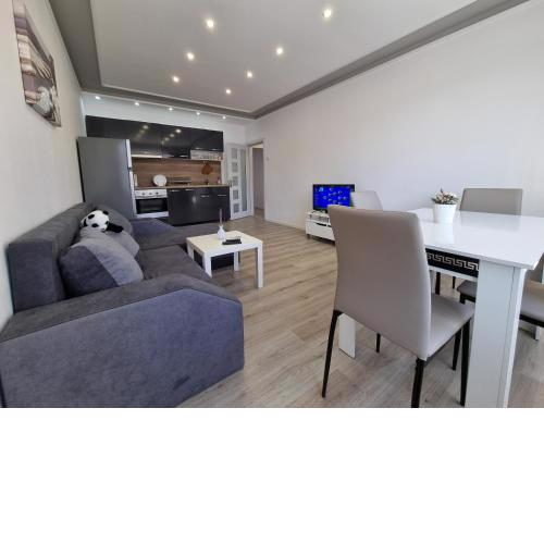 Luxury two bedroom Crown apartament