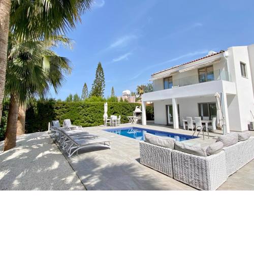 Luxury villa Roma near the beach