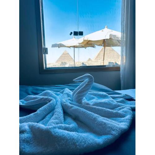 Ma'at Pyramids view inn
