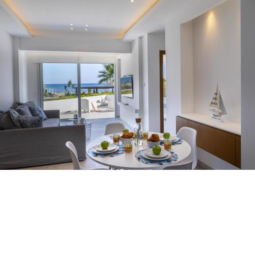 Mackenzie Castella Beachfront Suite