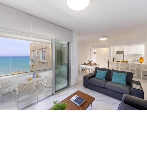 Mackenzie Leo Seafront Suite