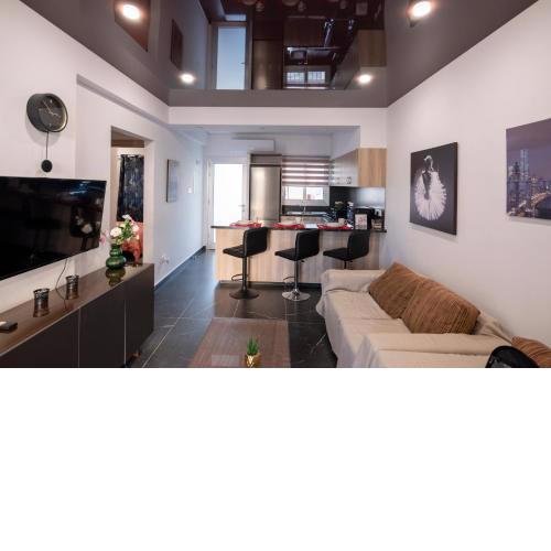 Mackenzie Suite