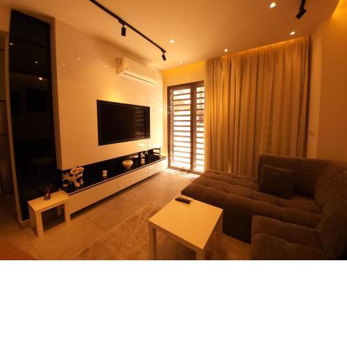 Madinity B8 - Fantasy Studio