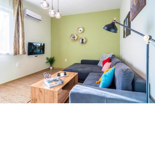 Madrid 2BDR w Free Parking near Metro, Serdika Mall