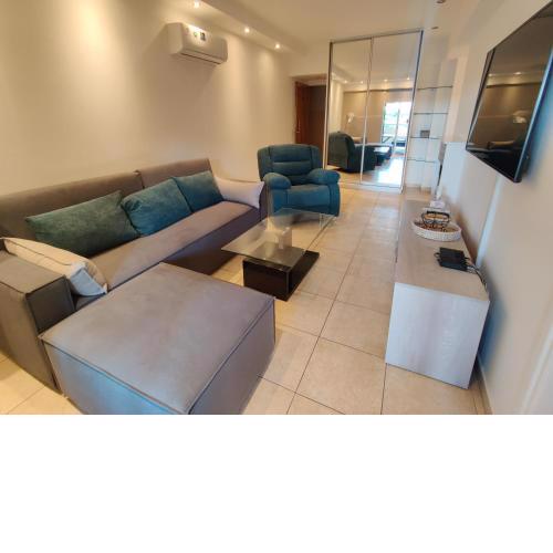 Maestro II Apartment