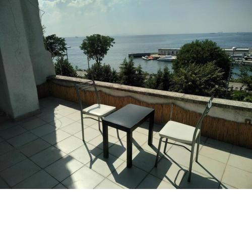 Magellan Sea View Apartments with Balcony