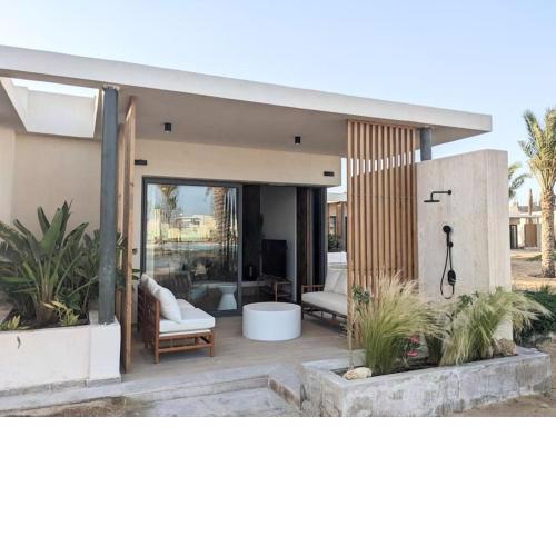 Magical Cabana Steps From Beach & Pool