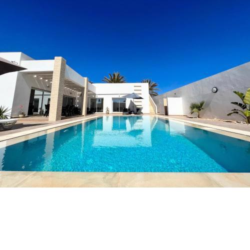 Magnifique Villa moderne piscine SANS VIS À VIS DJERBA Midoun