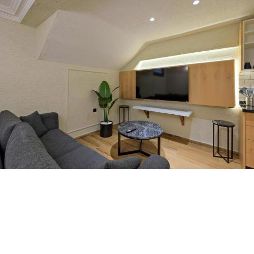 Maison 70 - New Renovated Luxury Residences