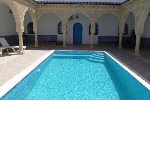 Maison typiques (houche) avec piscine