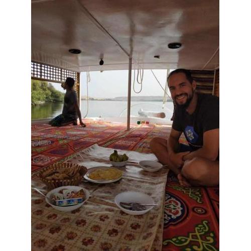 Mama africa saling boat
