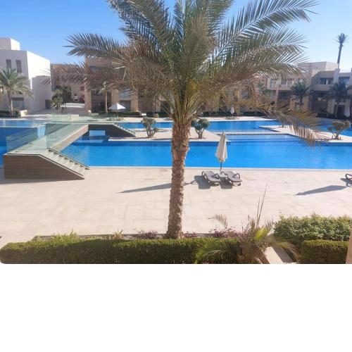 Mangroovy - 2BR La Blanca Pool View