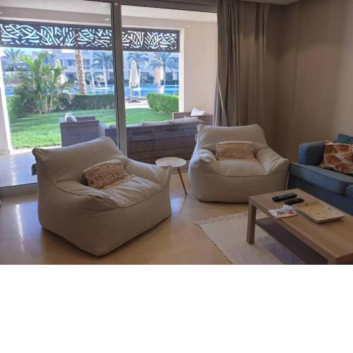 Mangroovy - 2BR Prodigious Ground Pool & Sea view
