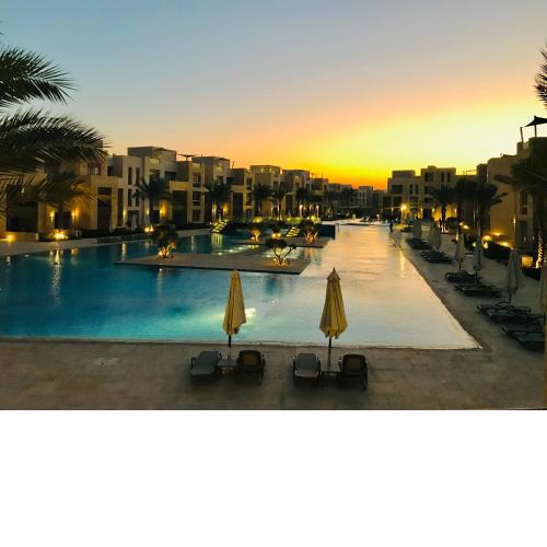 Mangroovy - Elgouna Authentic Designer shared home 2 BDR each with private bathroom for Kitesurfers with Pool View & Beach Access