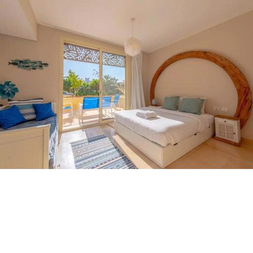 Mangroovy - Spacious Boho 2 BR Pool view