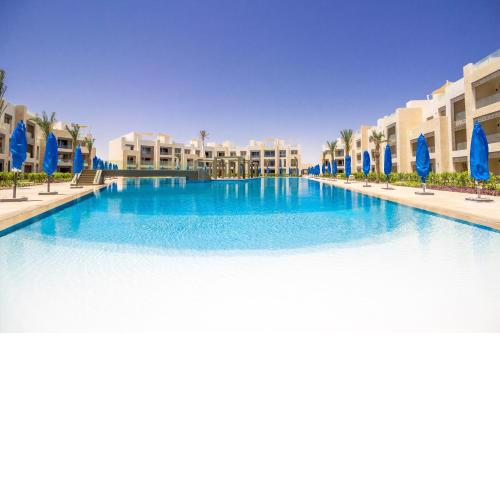 Mangroovy 2 BR Beach and Pool Free access