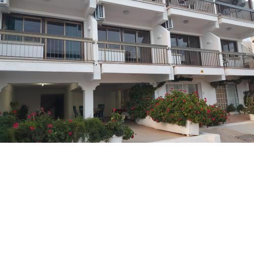 Manoli Apartments