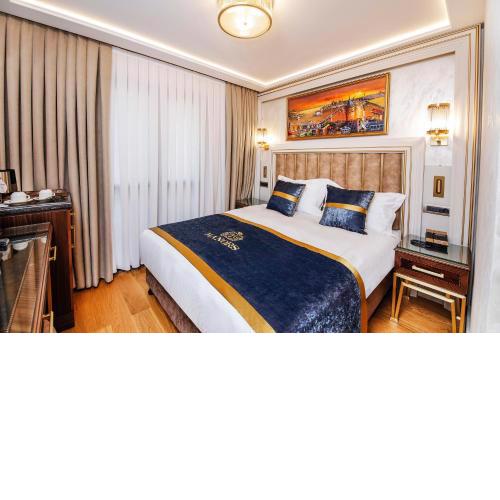 MANORS HOTEL