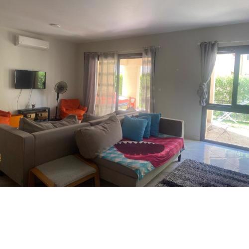 Marassi Blanca, ground Chalet with garden,5 minutes walk to the north beach, beach access on request