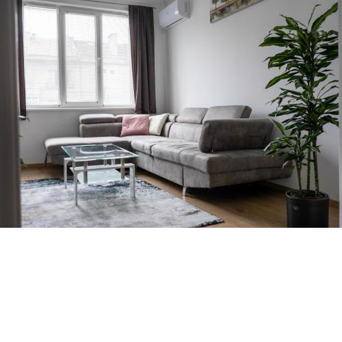 Maria-Luiza's Cozy Central Apartment