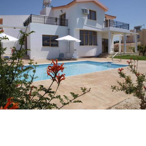 Mariandy Villa 2