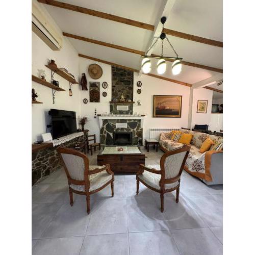 Maria's Paliomylos House