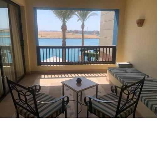Marina Bliss-Seaside Retreat