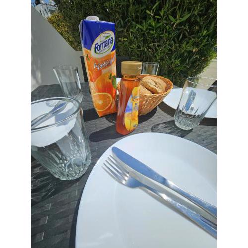 Marina Gardens, delightful 2 bedroom apartment