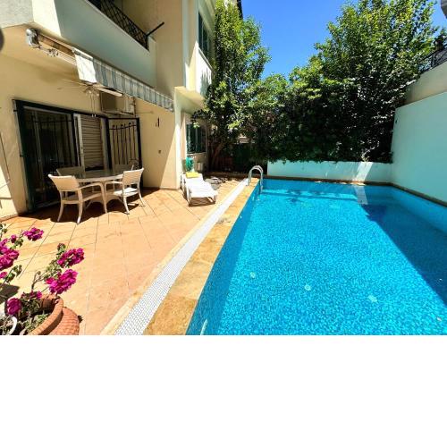 Marmaris'te Özel Havuzlu Doğa Manzaralı Villa