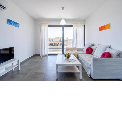 Maryam's 2-BR Apt Facing Larnaca Harbor W/ Pool