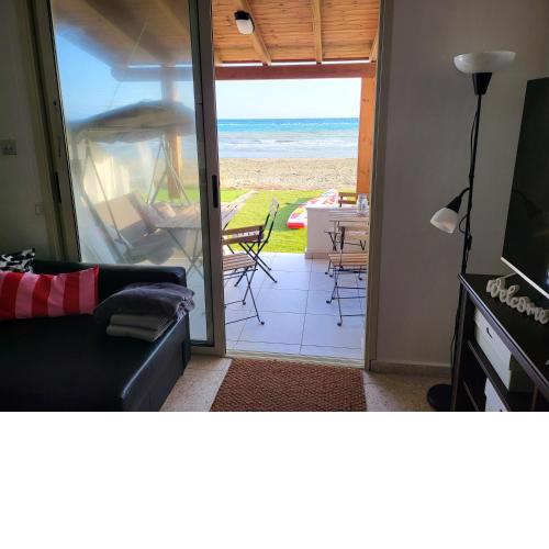 Mattis Seafront Beachhouse