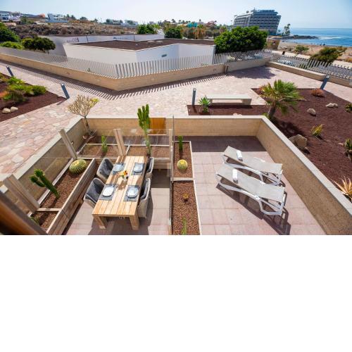 MEDANO4YOU Surfers Paradise Beachfront Home