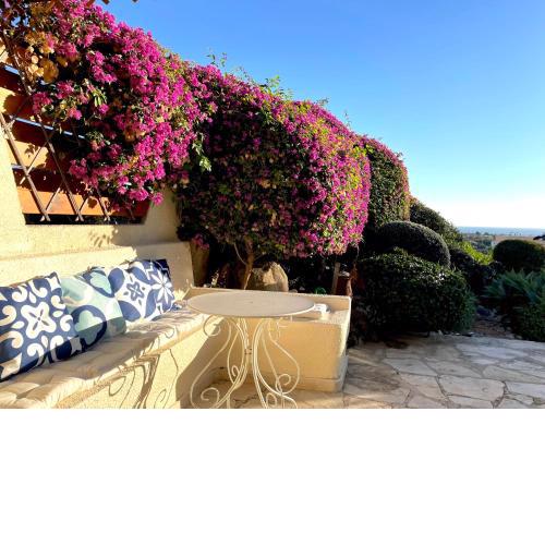 Mediterranean Cottage, Sea View, Great Location