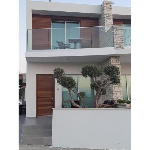 Melanos Fully Renovated TownHouse with Private Pool