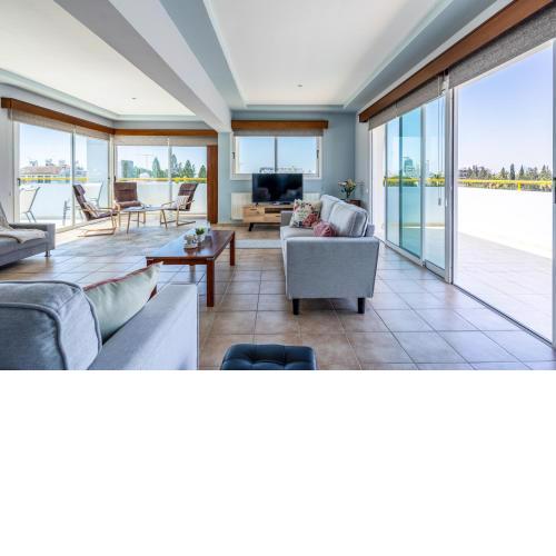 Melograno 3-BR Apt w/ Terrace in Larnaca