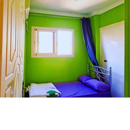 Men Only - Cozy Private Room with Shared Bathroom in Heliopolis AC 30Mbps WiFi 5G