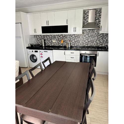 Merkezi Konumda Geniş Aile Apartı