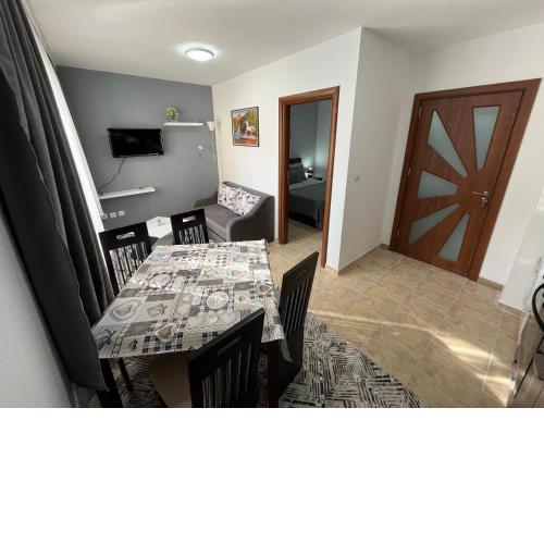 MH Apartments - Cozy & Quality One Bedroom