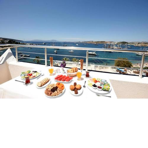 Mia Hill Suites