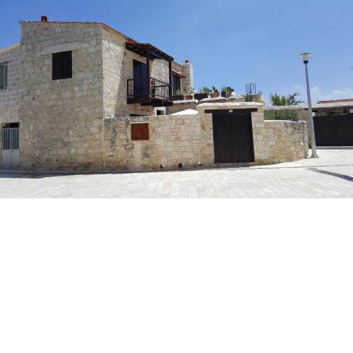 Michalis Anoyia Traditional Stonehouse